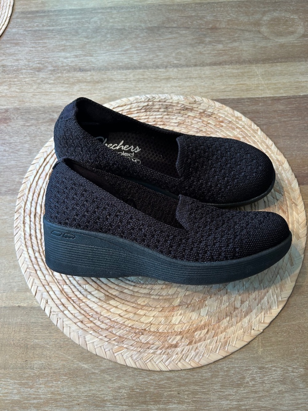 SKECHERS MEMORY FOAM BLACK WEDGE SHOES - SIZE 6.5